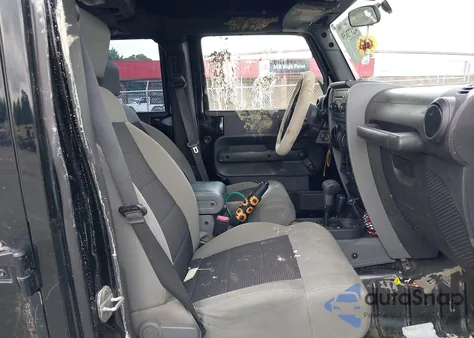 2010 Jeep Wrangler Unlimited Sport z USA, uszkodzony, nr VIN 1J4BA3H19AL187074